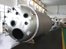 مفاعل من الفولاذ المقاوم للصدأ من الدرجة الصحية (8 متر²) مطلي بطبقتين من Halar و ETFE