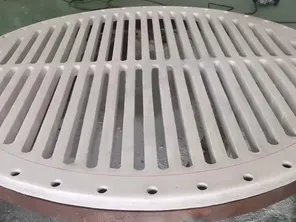 طبق ترشيح مشكل بالصب مطلية بـ PTFE (السماكة 25 إلى 30 مم)