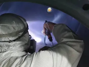 طلاء في غرفة نظيفة من الفئة 5 بمعاير ISO