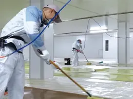 تطبيق اللاصق على الألواح